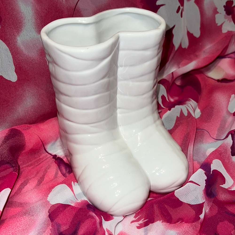 New Mummy Feet Legs Ceramic Earthenware Container Halloween Decor 5.5x5.25x4.75